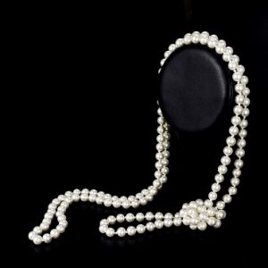 Vintage style pearl necklace